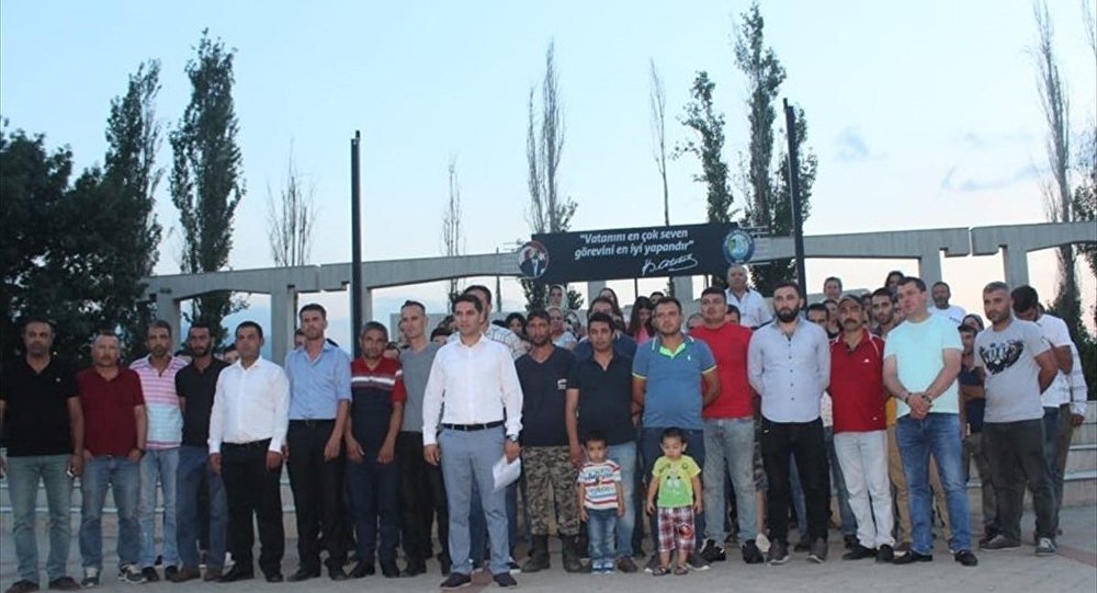 Salihli İlçe Gençlik Kolları Başkanı İlyas Çınar ile birlikte 250 kişi İYİ Parti'den istifa etti.