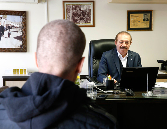 İzmirli Genç, Hastanede Verilen AIDS'li Kan Nedeniyle 21 Yıldır Yalnız