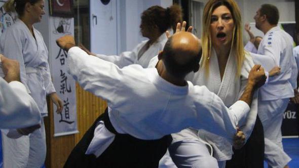 Doktorlara 'aikido' dersi