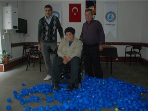 Mavi Kapak Kampanyasında 136. Tekerlekli Sandalye