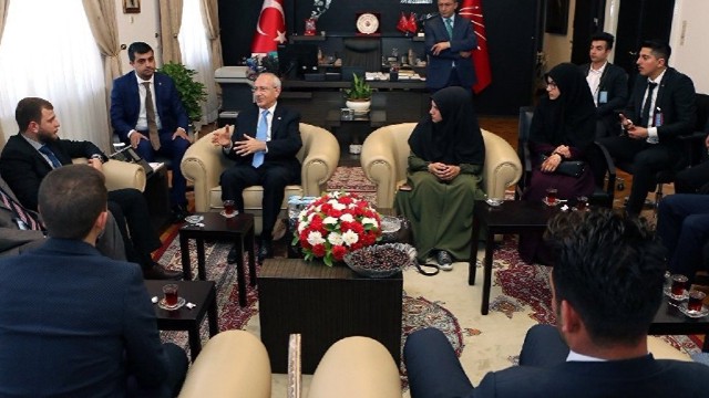 Genç İmam Hatipliler Derneği Kılıçdaroğlu’nu ziyaret etti