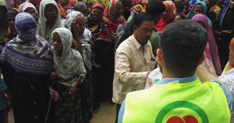 Arakanlı Müslümanlara Yardımeli uzandı